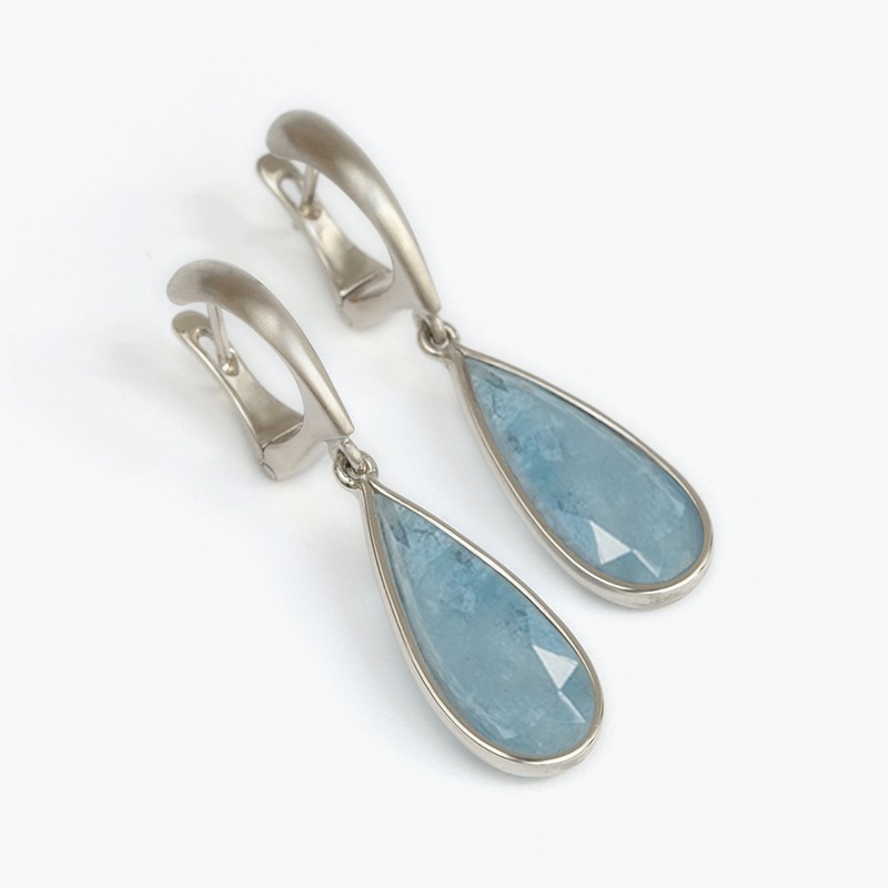 Mari earrings with quamarine